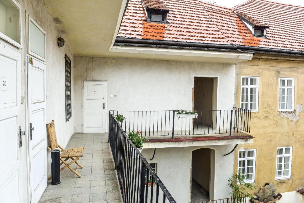 Prague Locals Monastery Apartments Exterior photo